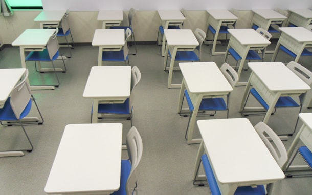 自習室<br>一社校の自習室は広々した空間の中何と机が１人一脚になっています。自習室はいつでも開放。ぜひ一度一社校へお越しください！